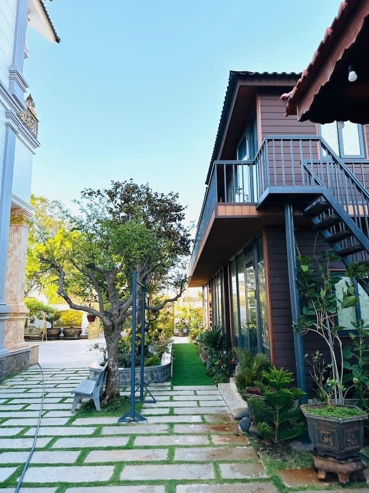 Dream House Hotel