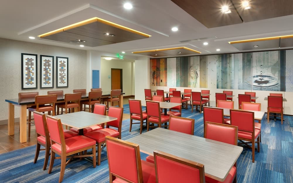 Holiday Inn Express & Suites Orem-North Provo by IHG