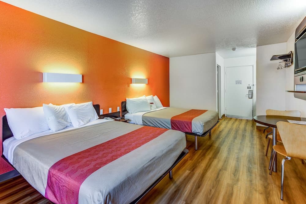 Motel 6 Portland, OR - Tigard West