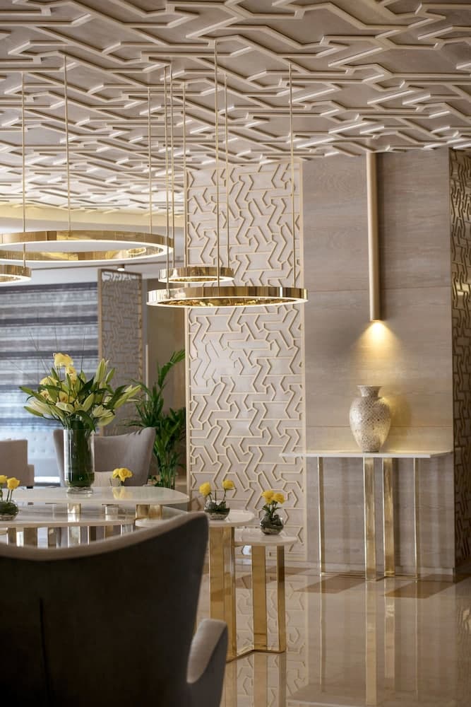 Two Seasons Hotel & Apartments
