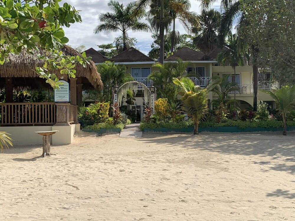 Family Comfort In Jamaica - Enjoy 7 Miles Of White Sand Beach! Villa by RedAwning