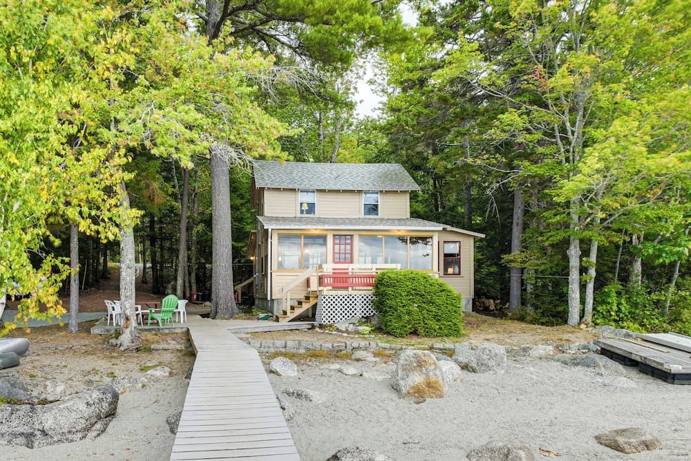 Dock, Beach, Views: Rustic Green Lake Cottage