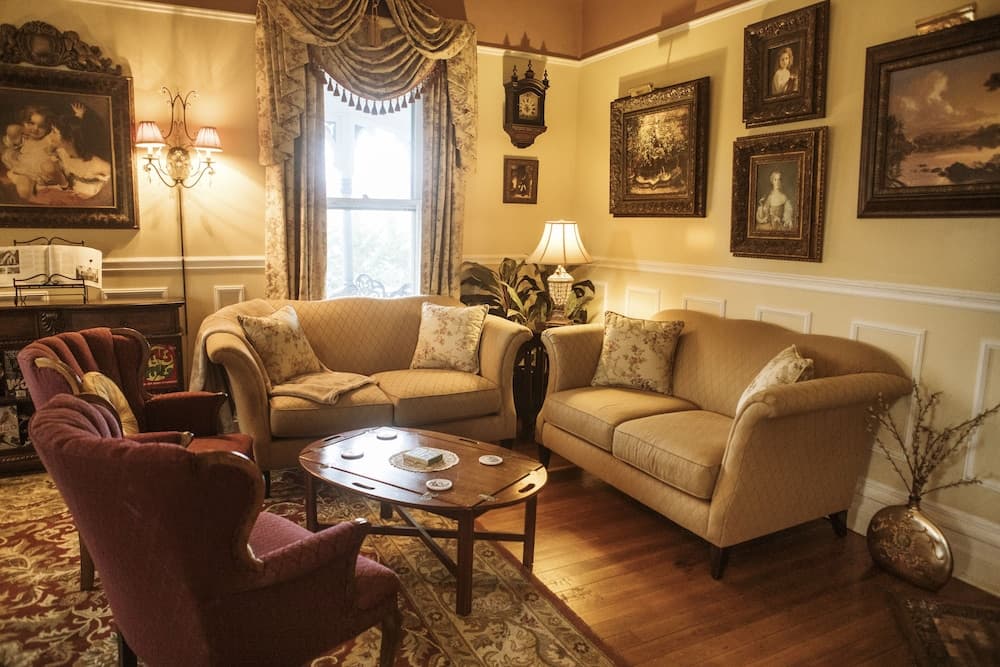 Biltmore Village Inn B&B