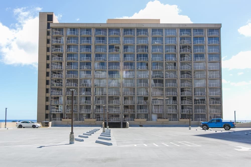 Ilikai Marina Studio City View Condos with Fully Equipped Kitchens & Free Wifi