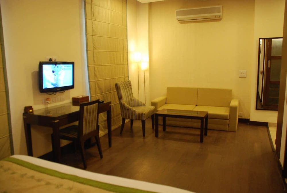 Apartment 52