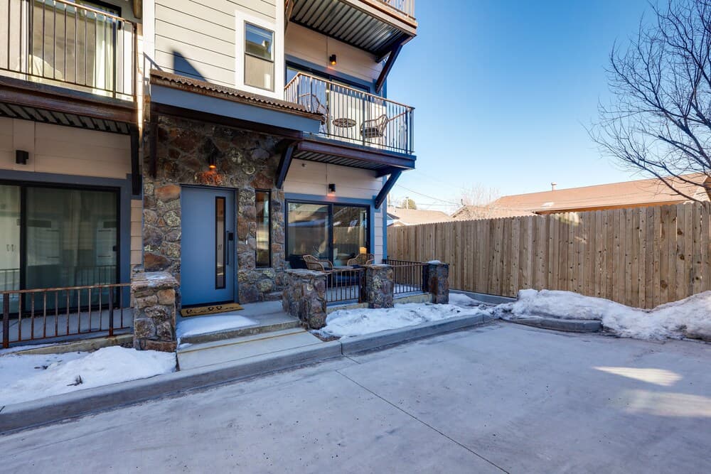 Flagstaff Townhome Near Downtown w/ Mountain Views
