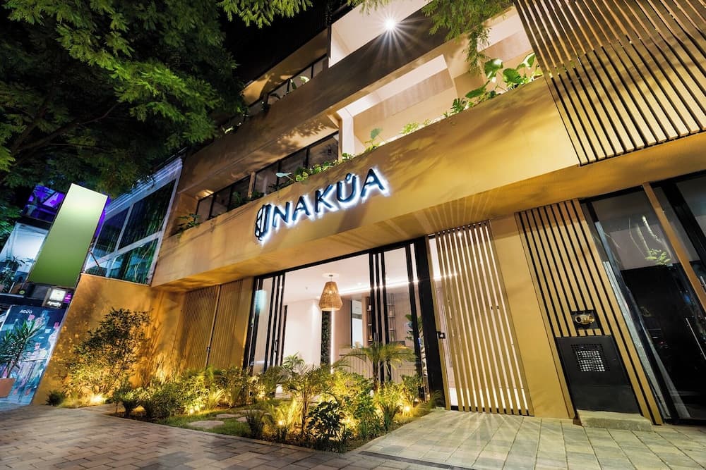 Nakúa Stay + Work