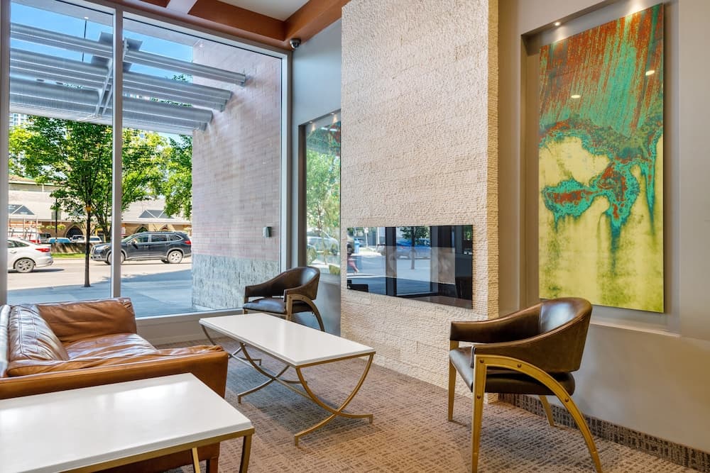 GLOBALSTAY. Modern Downtown Condos. Free parking