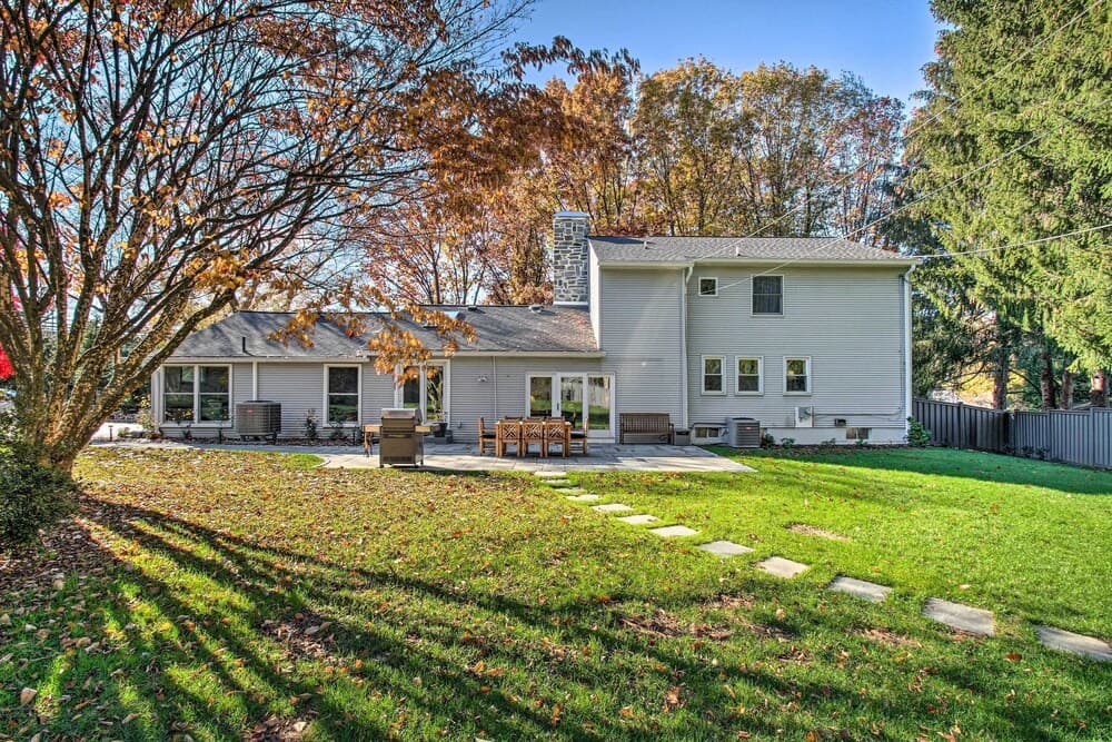 20 Mi to Philly: Inviting Home w/ Yard in Wayne!