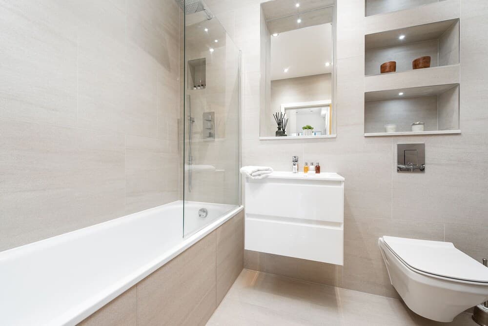 Modern Kingston Home Close to Hampton Court Palace by Underthedoormat