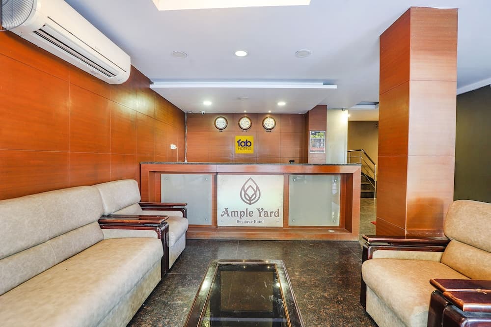 Fabhotel Ample Yard