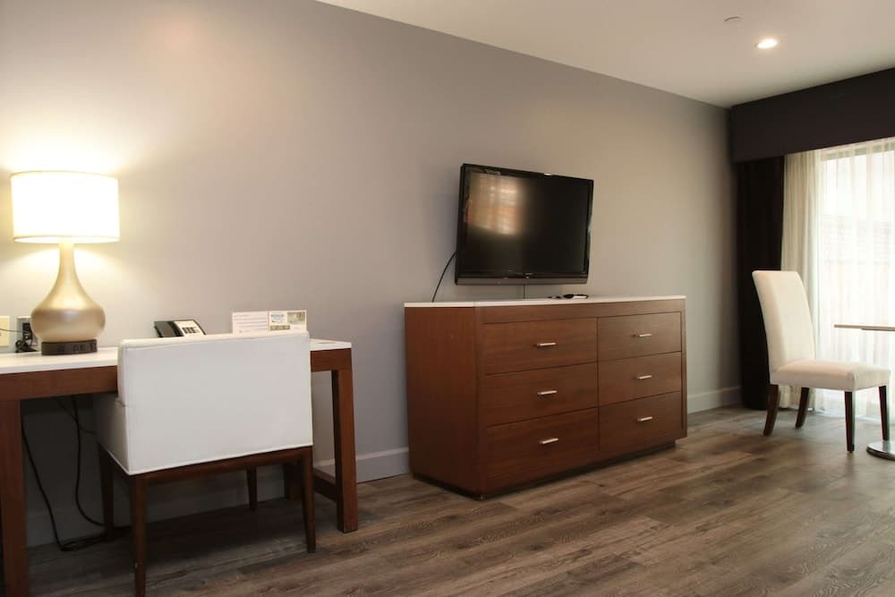 BLVD Hotel and Studios Universal-Hollywood, an Ascend Collection Hotel