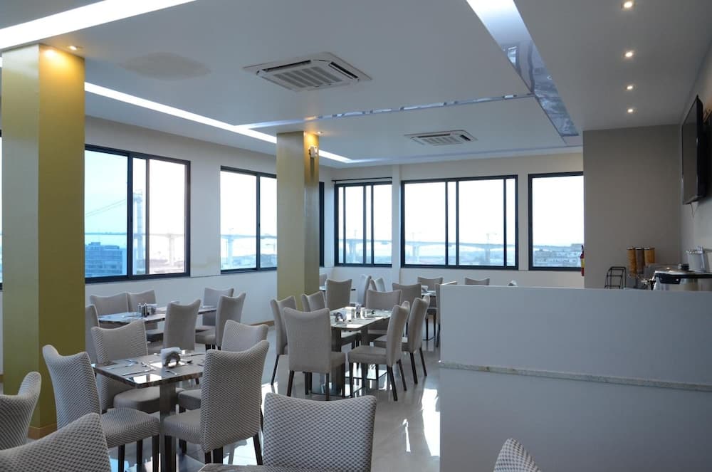 Blu Sky Hotel
