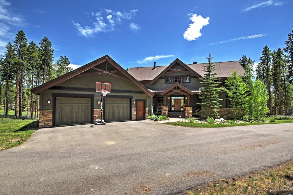 Tabernash Retreat w/ Hot Tub & Stunning Mtn Views!