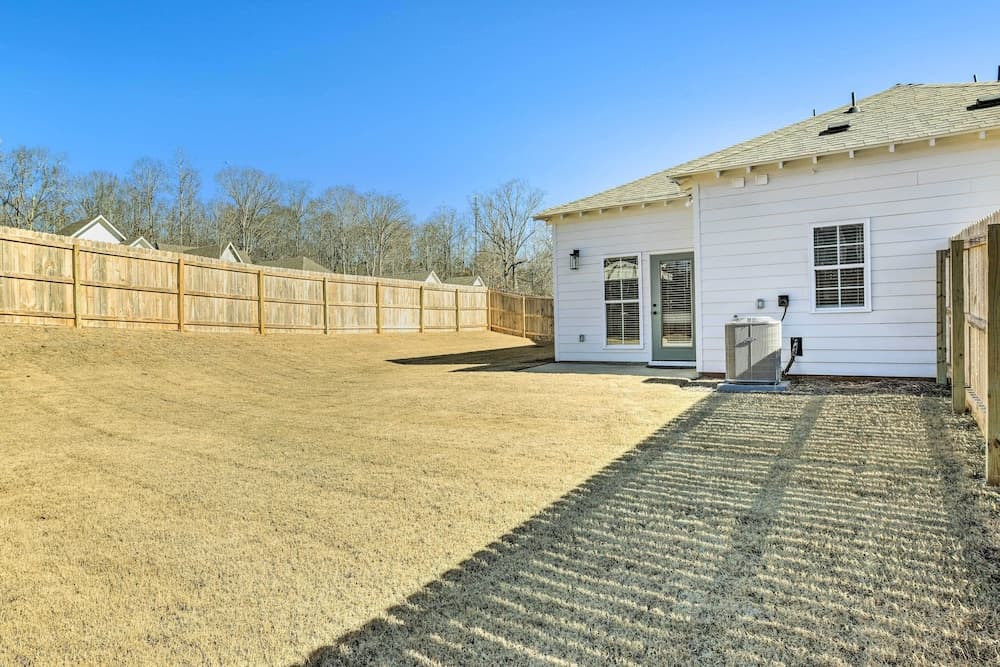 Opelika Townhome w/ Central A/C + Heating!
