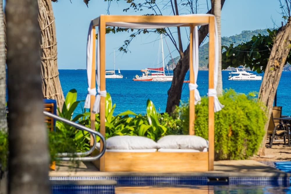 Jet Luxury at Langosta BeachResortVillas