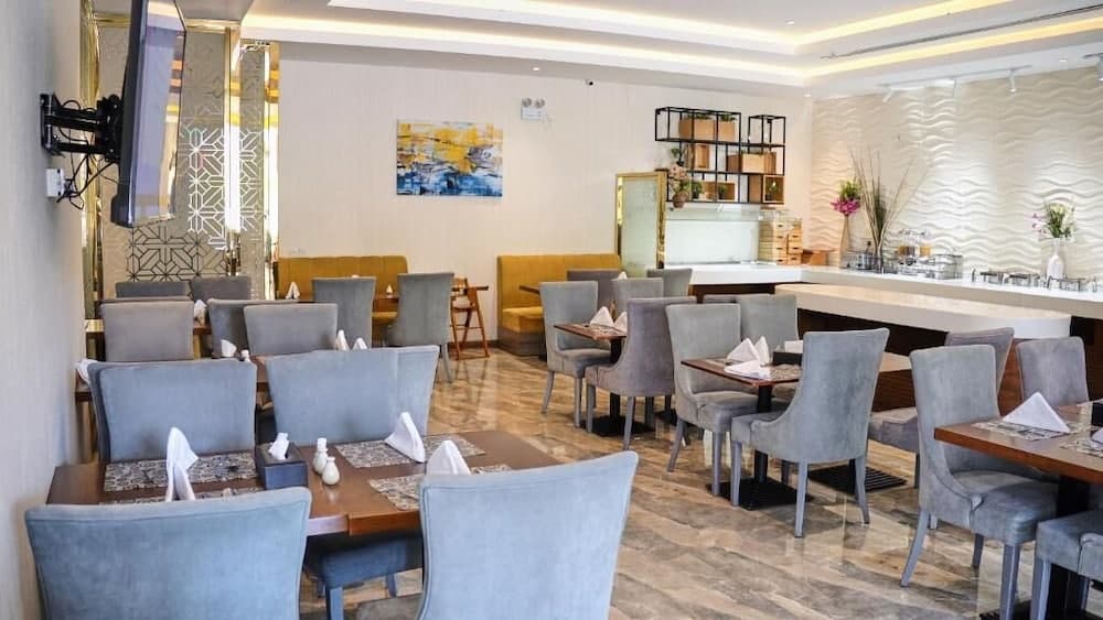 Lian Park Hotel