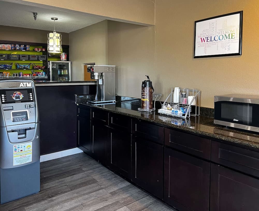 Econo Lodge Spring Lake near Fort Bragg