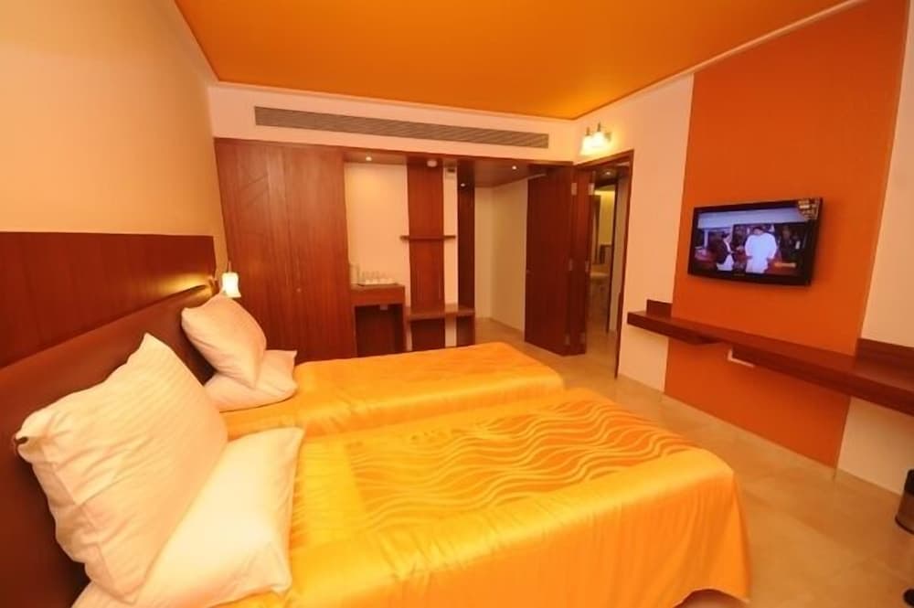 Srinivas Saffron Hotel