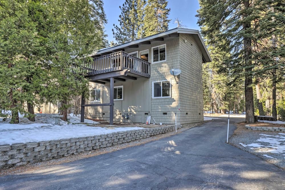 Ski & Soak: Hot Tub Haven in Tahoe City!