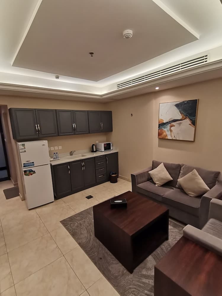 Fakhamat Al Dyafah Serviced Apartment