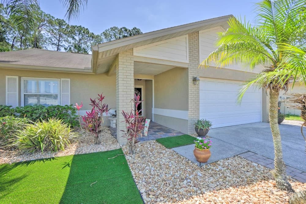 Tampa Home w/ Hot Tub ~ 15 Mi to Downtown!