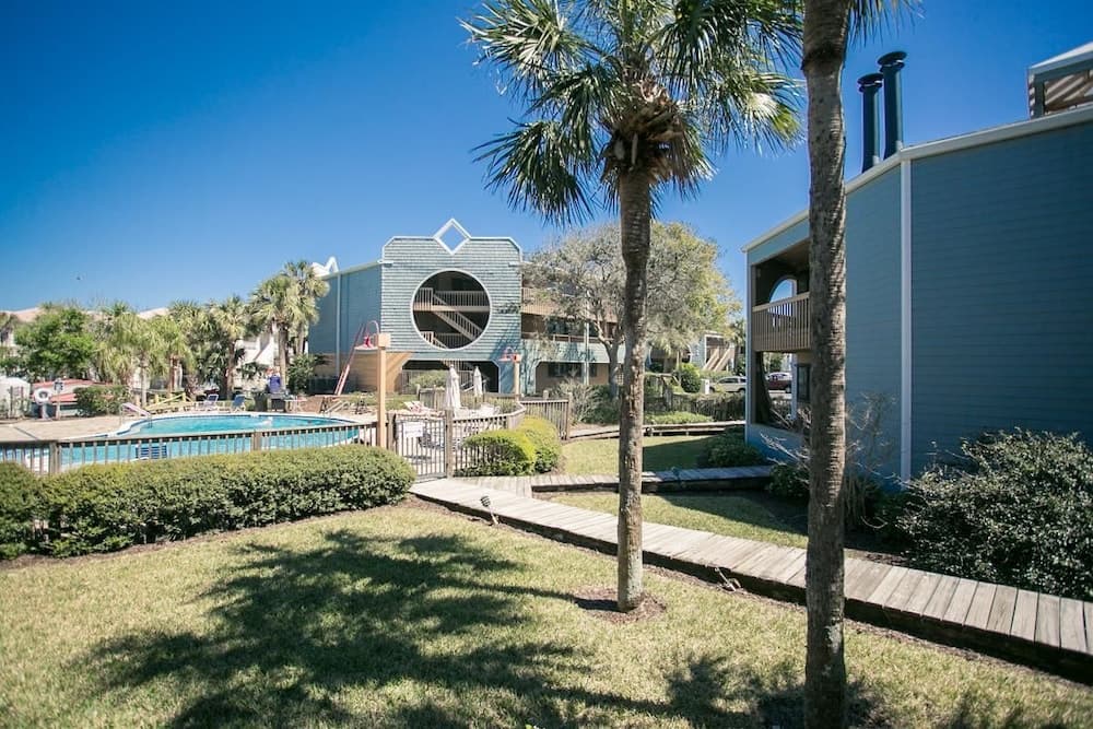 Hibiscus Condo - Pool View, 2br/2bth, 3 Pools, Wifi