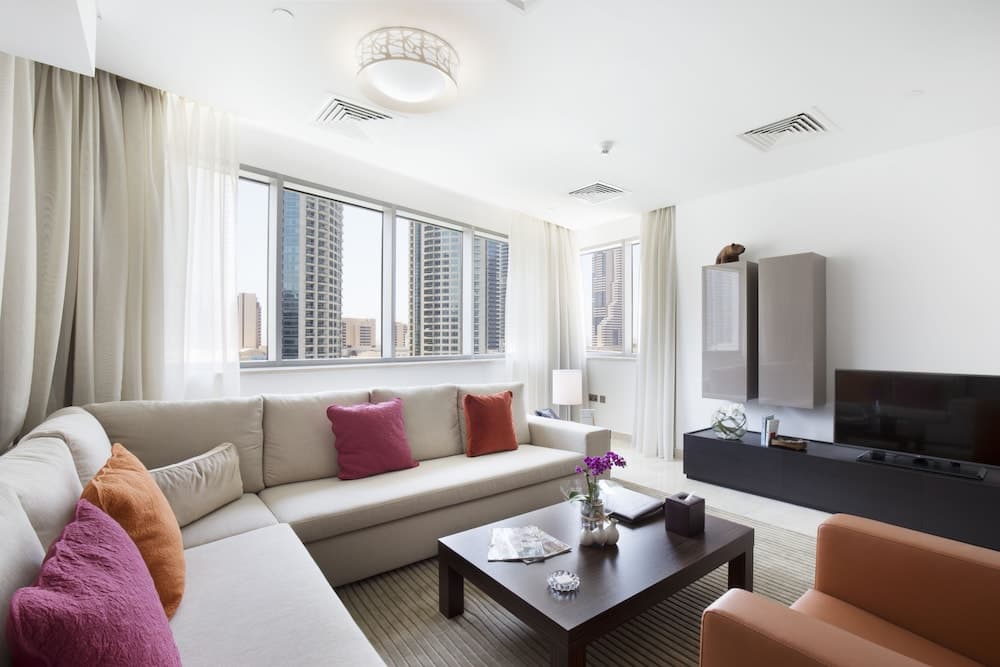 Avenue Hotel