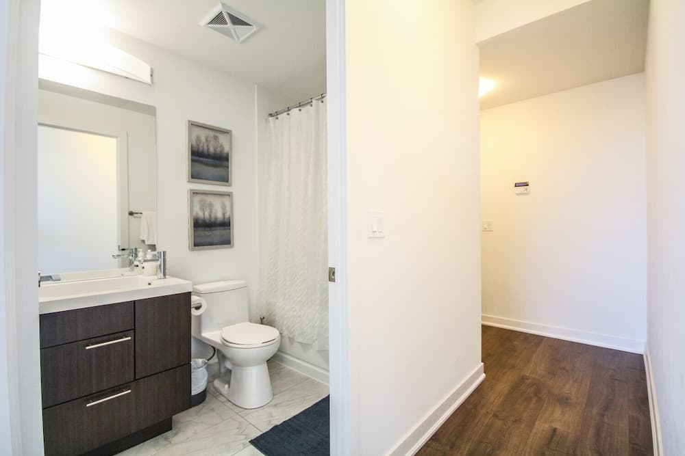 Sarkar Suites - Downtown Fashion Dist.