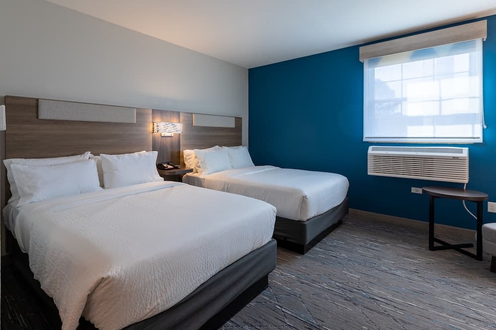 Holiday Inn Express & Suites Englewood Denver South by IHG