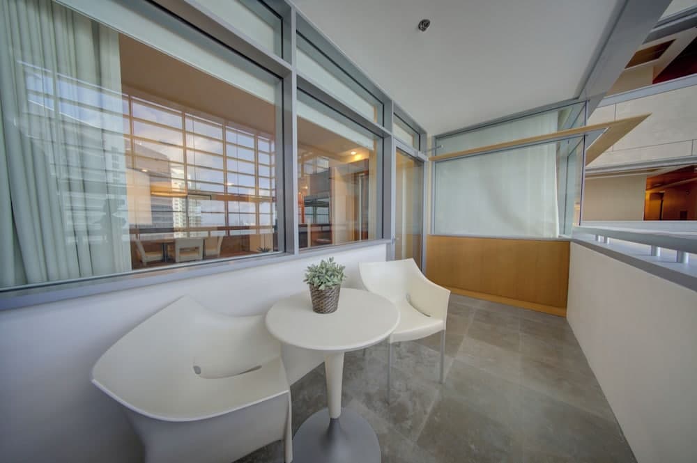 AKA Brickell High Floor Free Parking by Palermo Home
