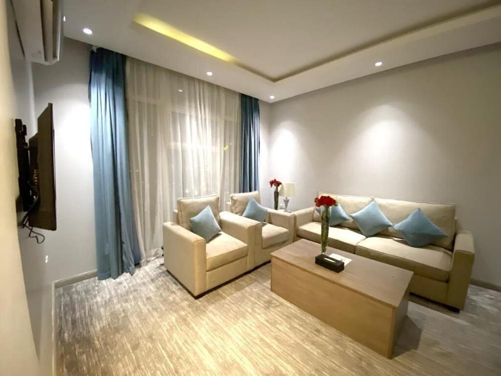 Lian Park Hotel