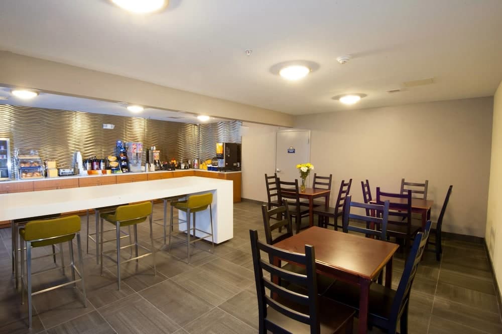 Arya Inn & Suites Farmers Branch