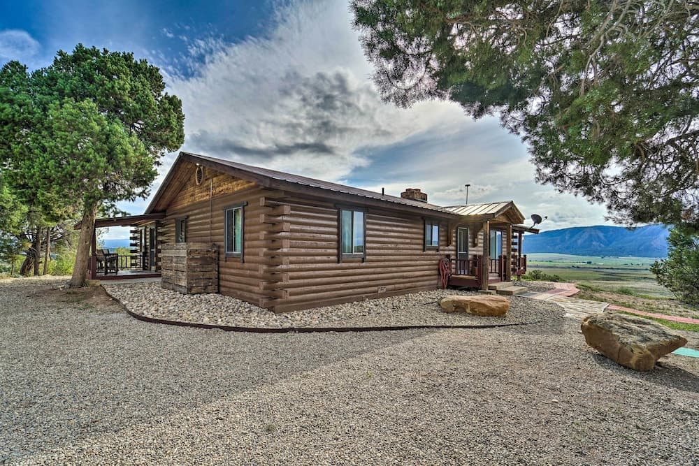 Sprawling Mountain-view Cabin: 5 Mi to Mesa Verde