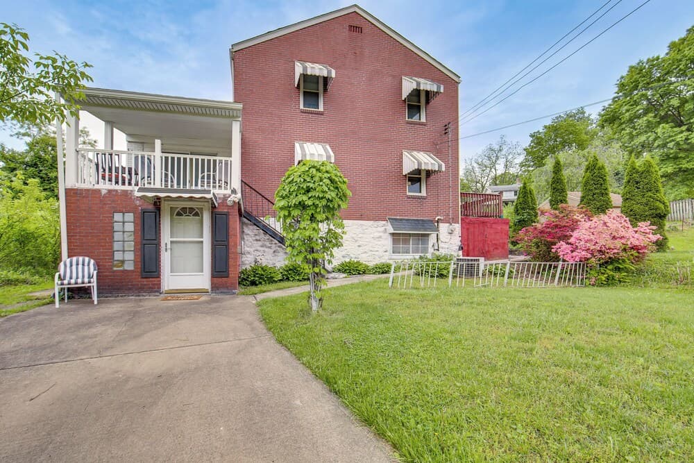 Charming West Mifflin House - 3 Mi to Kennywood!