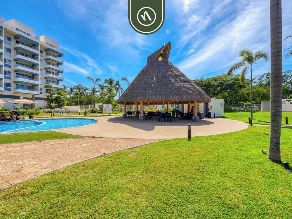 Brand New 1 BR Condo - Pool - Jacuzzi - Gym
