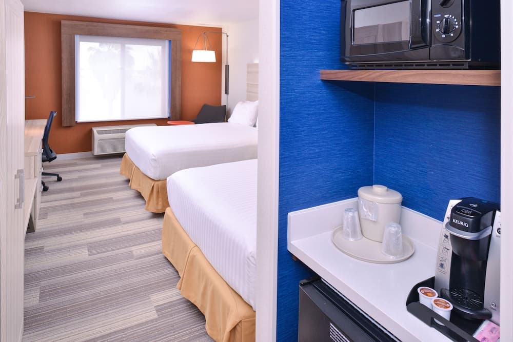 Holiday Inn Express Hotel & Suites San Diego Otay Mesa by IHG
