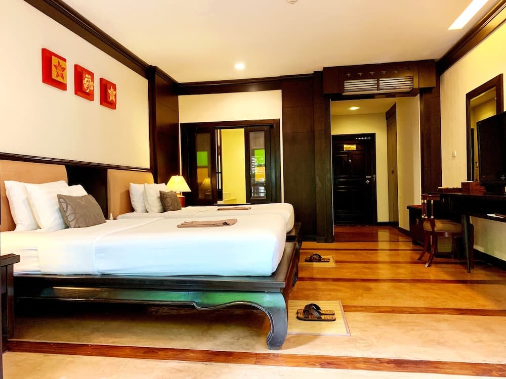 The Rim Resort