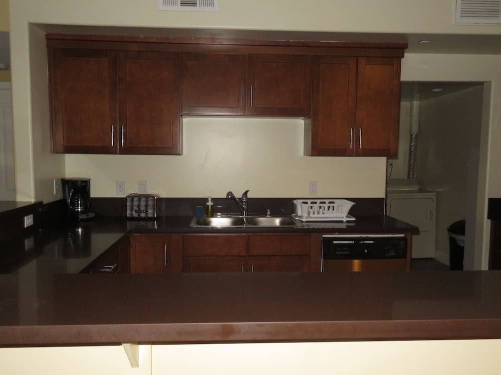 2 Bed 2 Bath in Studio City