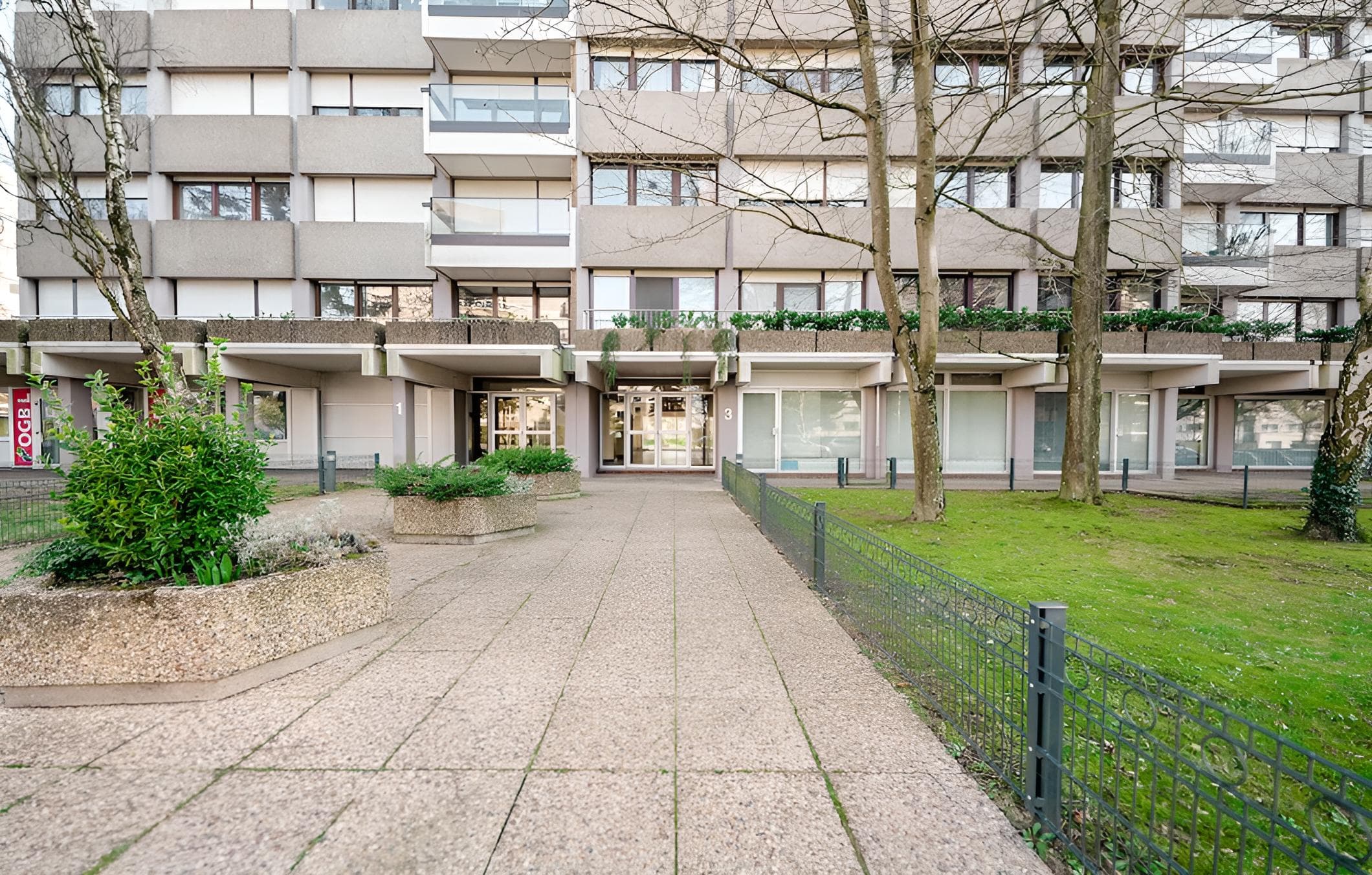 Stylish Minimalism in Kirchberg
