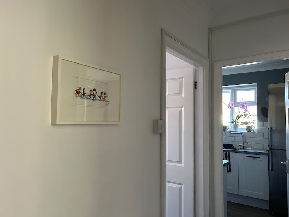 Homely 2-bed Apartment - Sleeps 3 & Parking