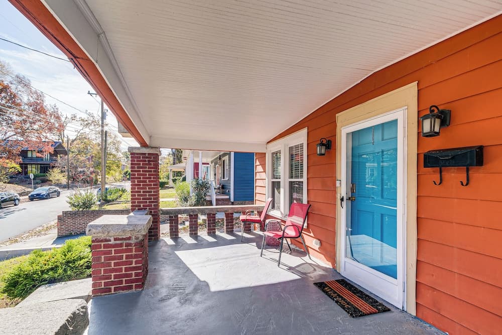 Family Retreat w/ Yard < 1 Mi to Dtwn Durham!