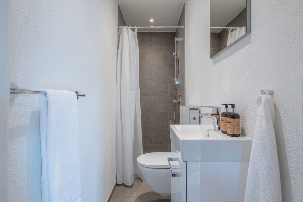 1 Bed Apartment Sleeps 2 With Parking, Wifi, Tv