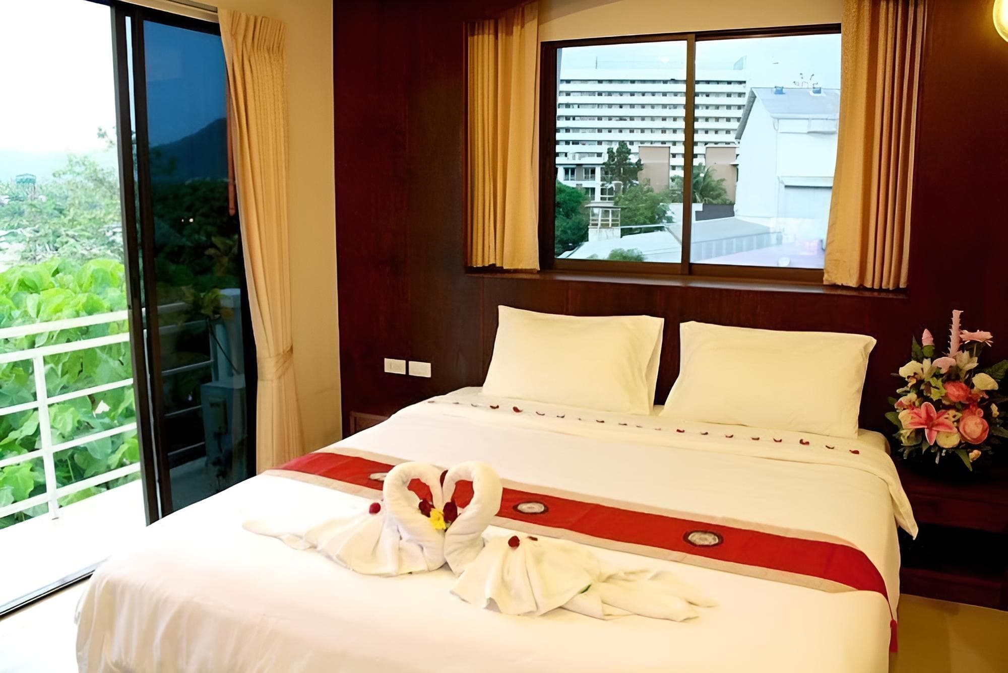 Triple Rund Place Hotel