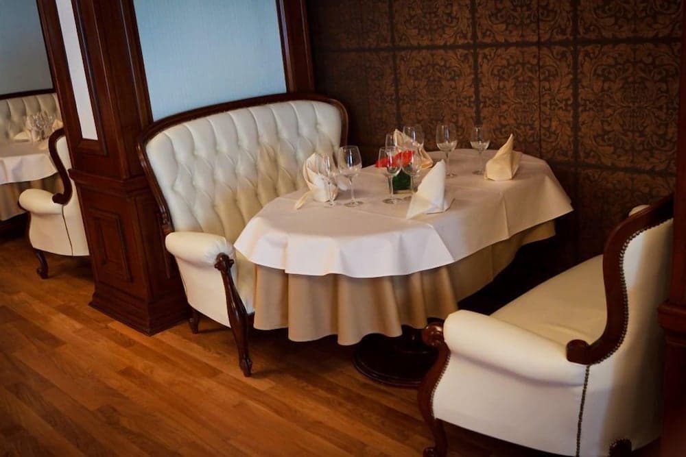Hotel Roman By Dumbrava Business Resort