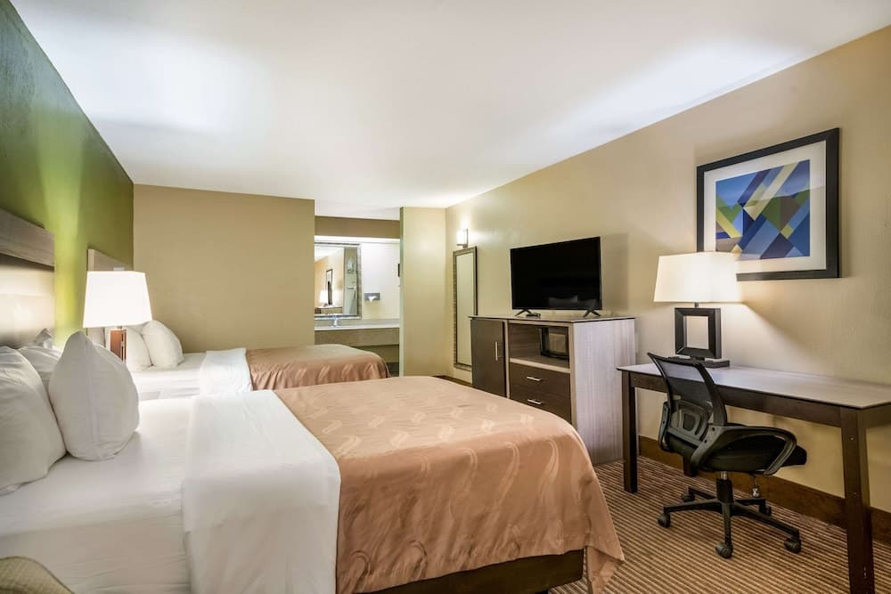 Quality Inn & Suites Garland - East Dallas