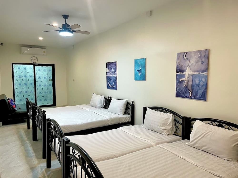 PJ Hostel & Bar