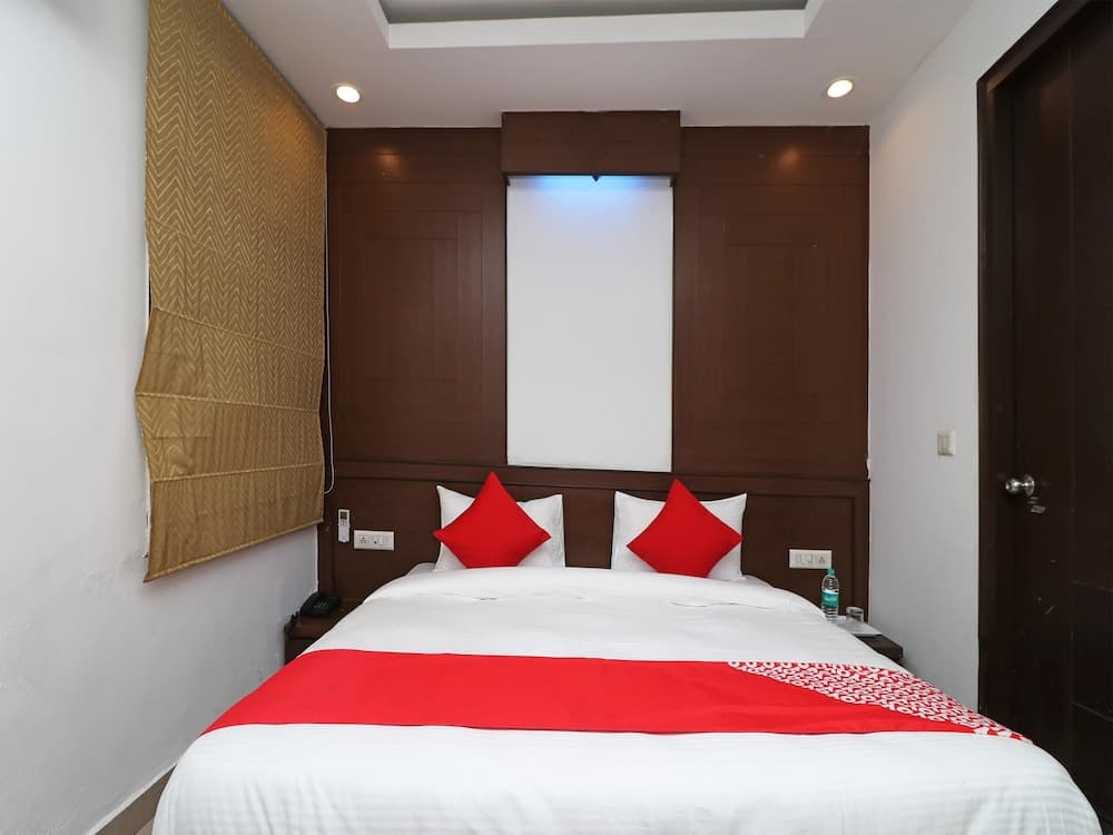 OYO 12780 New Hotel Rajwada