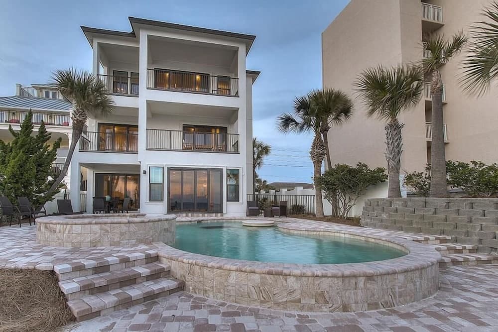 Not the Norm 11 Bedroom Holiday Home by Five Star Properties