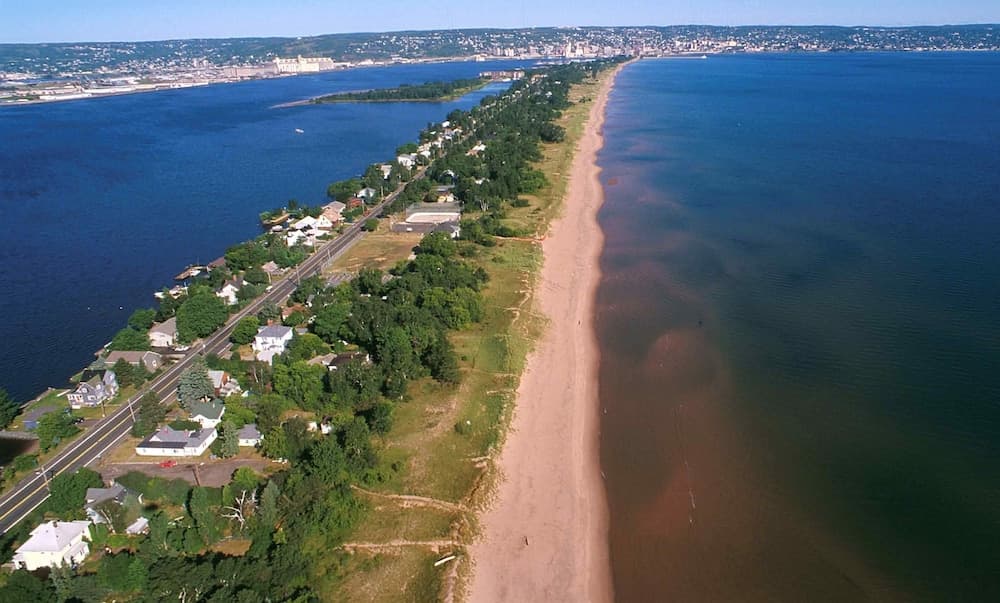 Barker's Island Inn Resort